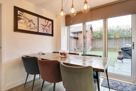 4 bedroom detached house to rent - Photo 2