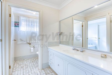 3 Bedroom Family Home - Great Location - Photo 5