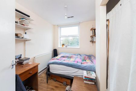 4 bedroom terraced house to rent - Photo 3