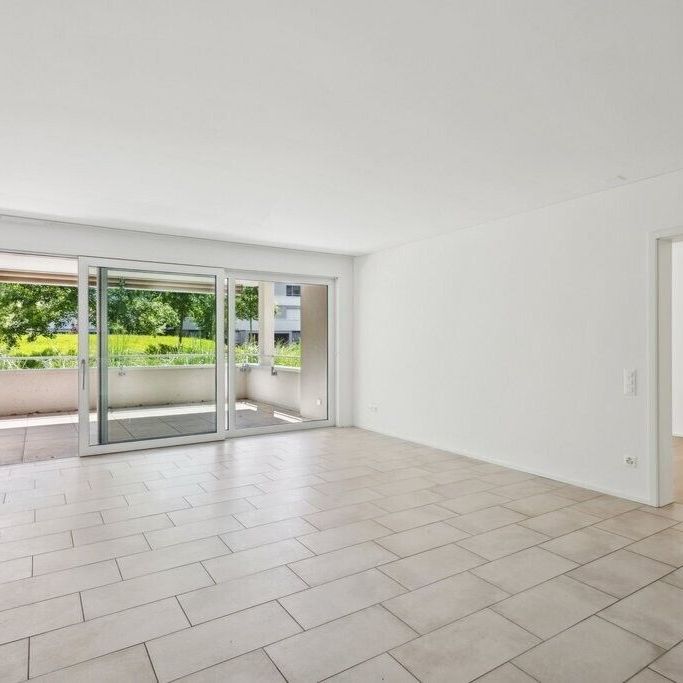 Moderno e luminoso 2.5 locali immerso nel verde - Photo 1