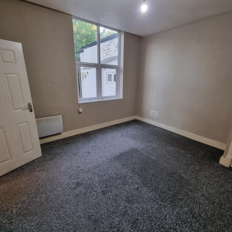 1 bedroom ground floor flat to rent - Photo 1