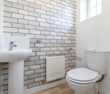 2 bedroom terraced house to rent - Photo 1