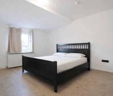 Helle ca. 100 m² große 3-Zimmer-Maisonettewohnung mit Einbauküche u... - Foto 2