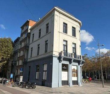 Appartement te huur in Antwerpen voor € 1.645 met 2 slaapkamers - Photo 2