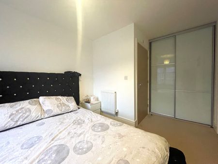 3 bedroom semi-detached house to rent - Photo 3