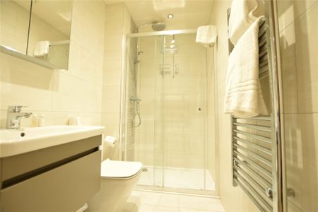 1 bedroom Flat in Cross Street, Reading - Photo 5