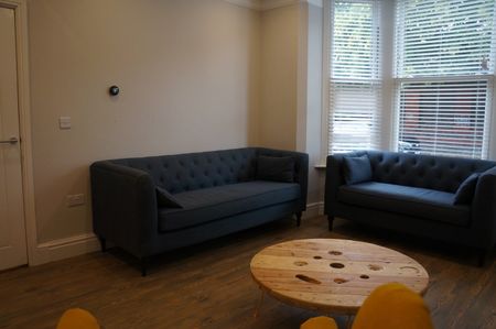 6 Bed Terraced House, Arundel Avenue, L17 - Photo 3