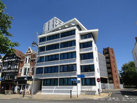 2 bedroom apartment to rent - Photo 3