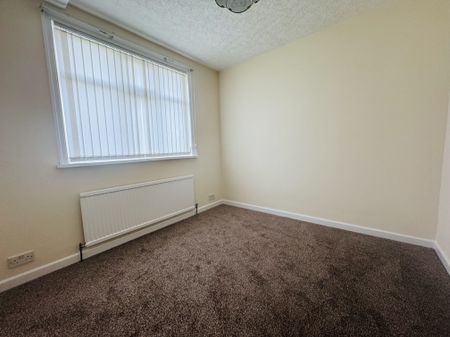 Thorncroft Road, Bradford - Photo 2