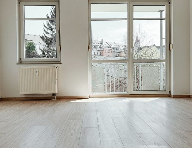 Neu renovierte 3-Raumwohnung l Sonnenbalkon - Photo 1