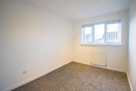 4 bedroom semi-detached house to rent - Photo 3