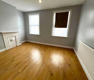 4 bedroom terraced house to rent - Photo 2