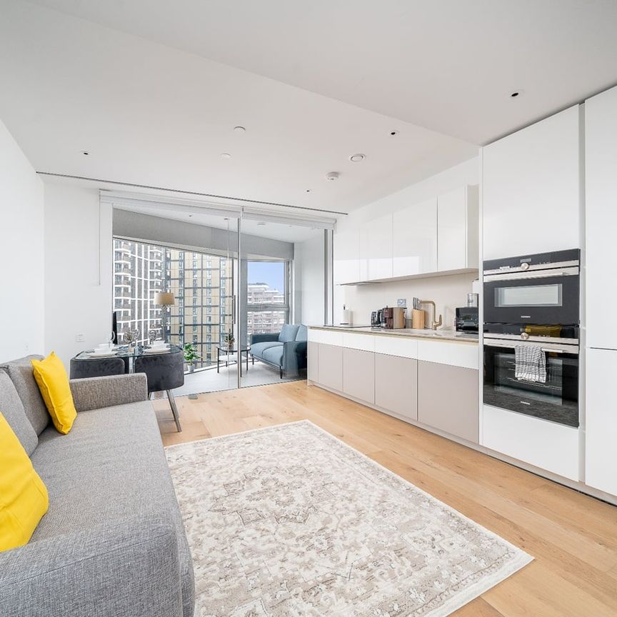 Studio Flat, Oakley House, SW11 - Photo 1