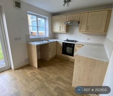 3 bedroom semi-detached house to rent - Photo 6