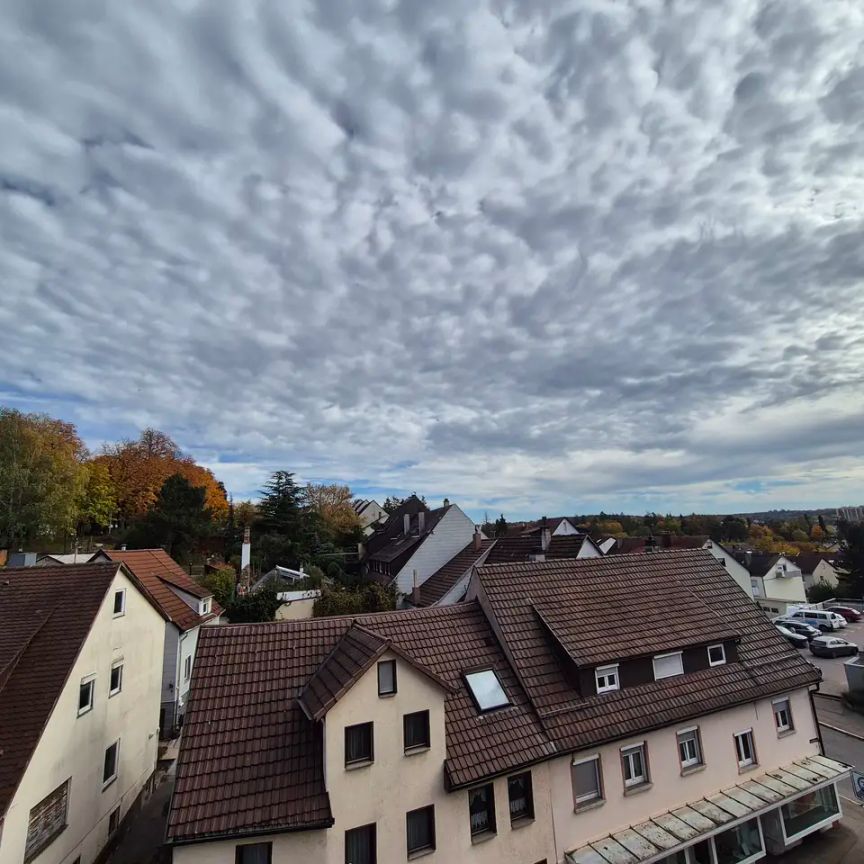 Exklusive 2,5-Zimmer-Dachgeschoss-Maisonette-Wohnung mit Sauna im Herzen von Böblingen - Foto 1