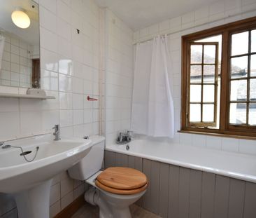 2 bedroom end terraced house to rent, - Photo 5