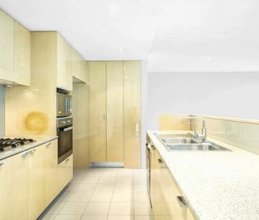 Entertainers Courtyard Apartment....This Is Living !! - Photo 2