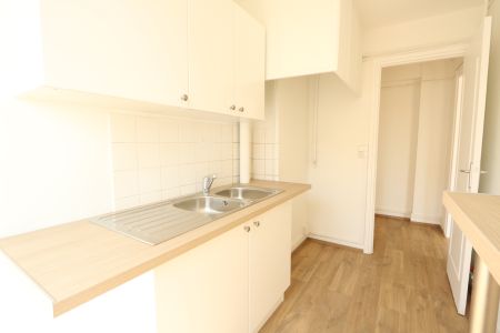 Location Appartement 3 pièces 61m² - Photo 4