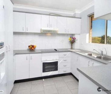 Bright and Sunny, Tiled Unit with Split System AC! - Photo 3