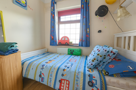 4 bedroom semi-detached house to rent - Photo 5