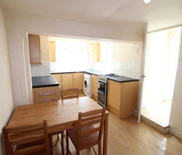 5 bedroom semi-detached house to rent - Photo 6