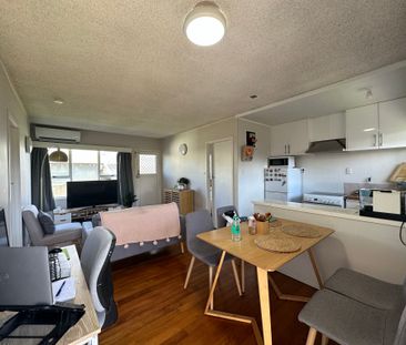 Charming Ground Floor Unit in the Heart of Mount Eden - Photo 6