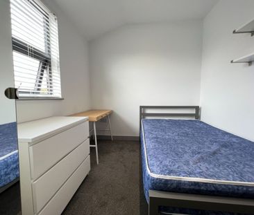 3 bed Apartment for Rent - Photo 1