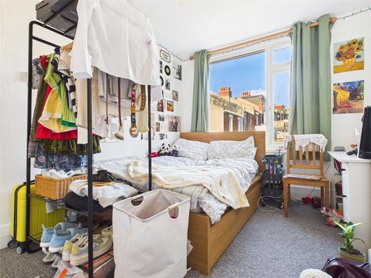 4 bedroom semi-detached house to rent - Photo 1