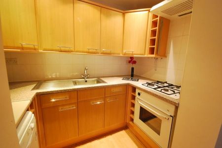 2 Bed - Wolseley Gdns, Jesmond - Photo 4