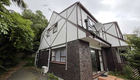 Two Bed Townhouse - Photo 2