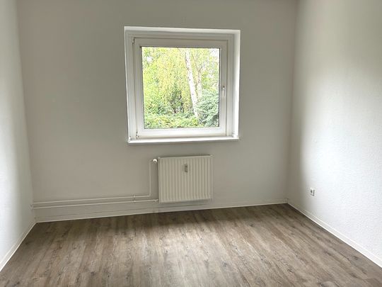 Hier müssen Sie nur noch einziehen… 2 Zimmer in der 1 Etage mit Balkon erwarten Sie - Photo 1