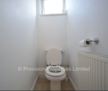 2 Bedroom Flat Foxhill Court Weetwood - Photo 6