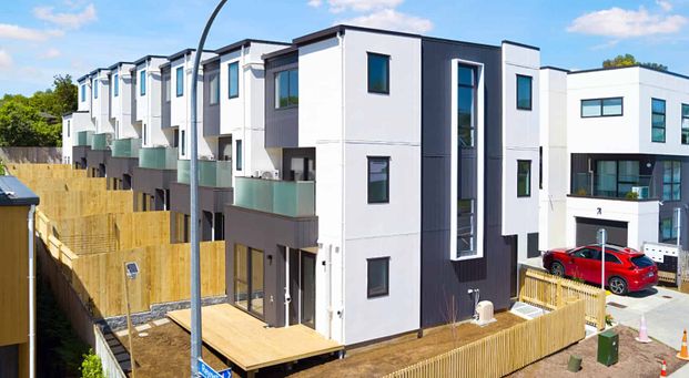 1/16 Hewlett Road, Massey - Photo 1