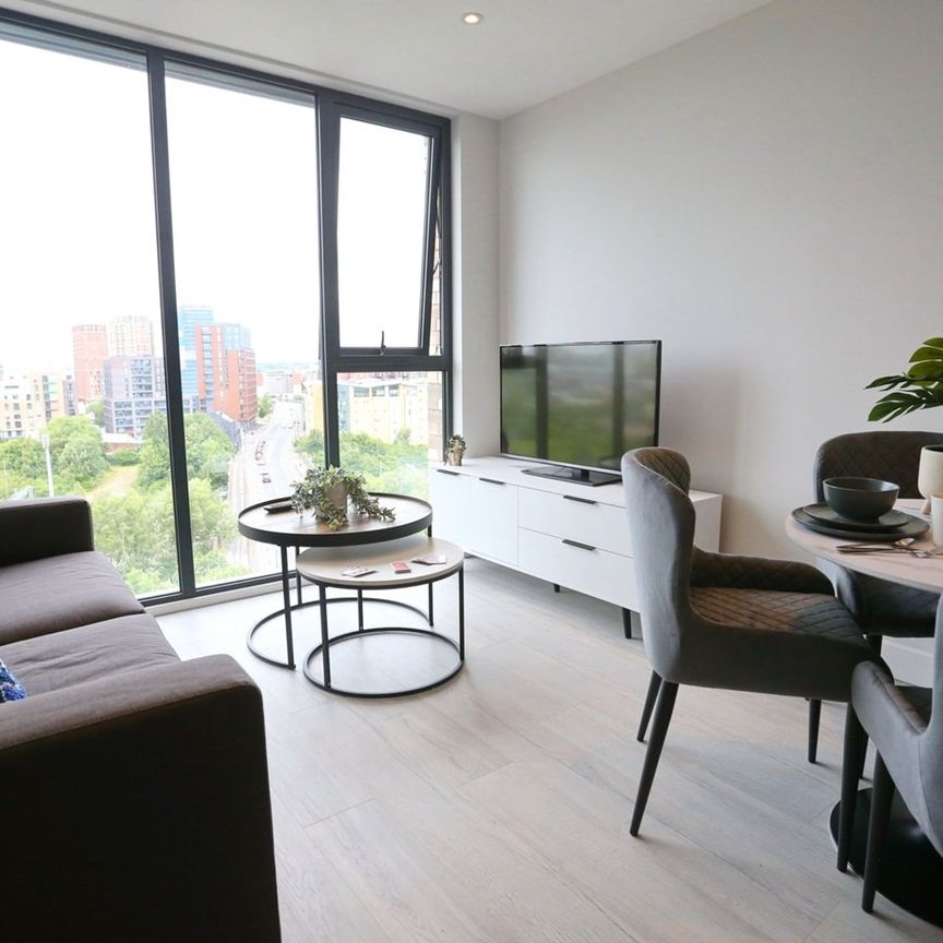 1 Bed Flat, Oldfield Rd, M5 - Photo 1