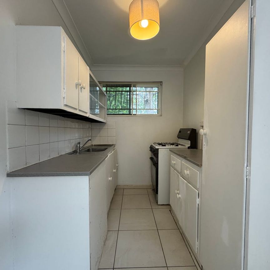 2 BEDROOM 1 BATHROOM UNIT IN SOUGHT AFTER WEST END - Photo 1