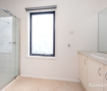 charming 3 bedroom townhouse - Photo 6