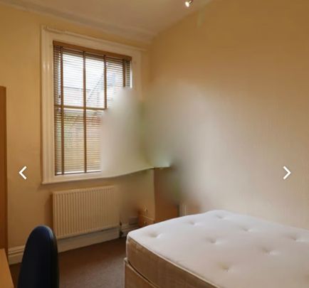 4 Bed - 10 Knowle Road, Burley, Leeds - LS6 3EP - Student - Photo 1