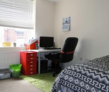 3 bedroom terraced house to rent - Photo 5