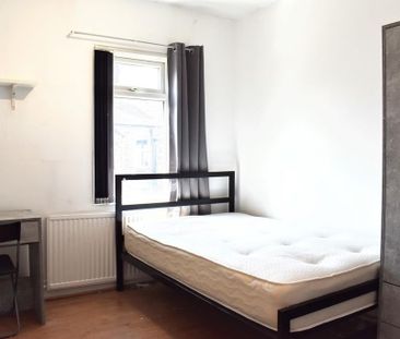 7 bedroom semi-detached house to rent - Photo 2