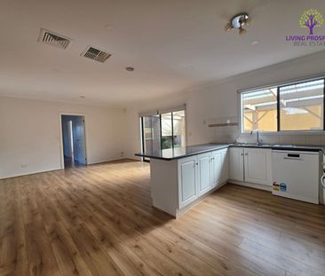 Charming Family Home - Photo 3