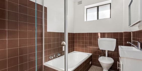 Sophisticated and Stylish Two Bedroom Apartment with Parking - Photo 3