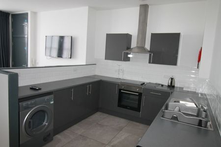 Room in a Shared Flat, Slater Street, L1 - Photo 2