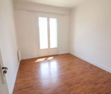 Appartement 3 pièces 57m2 MARSEILLE 5EME 737 euros - Photo 4