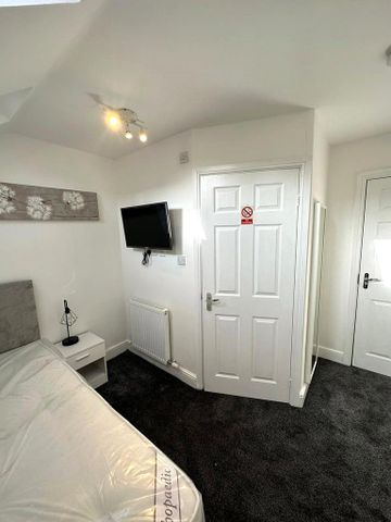1 bedroom property to rent - Photo 3
