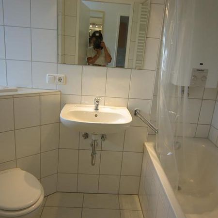 Großzügige Wohnung in zentrale Lage - Photo 3