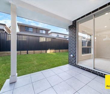 Near new spacious and comfortable family home - Photo 6