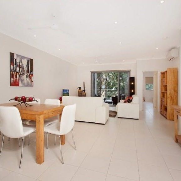 MODERN 2-BEDROOM APARTMENT IN SECURE COMPLEX - Photo 1