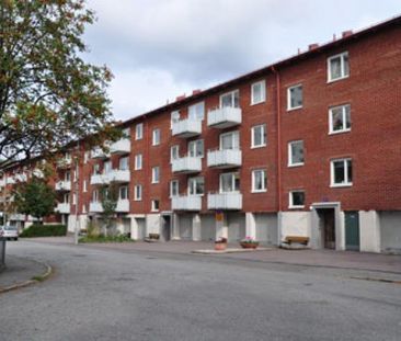 Brittsommargatan 8 - Photo 1