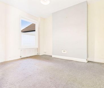 3 bedroom apartment to rent - Photo 2