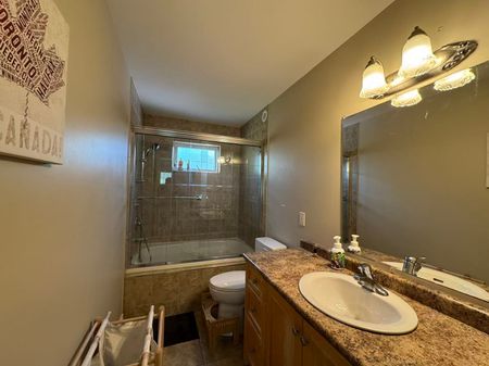 For Lease - 14 Churchill Court, Collingwood, Ontario - Photo 2